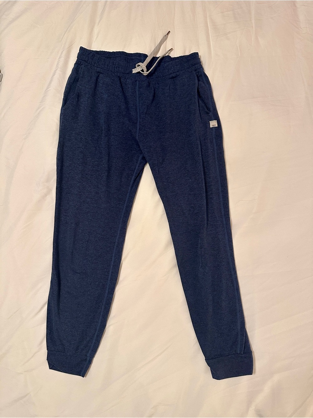 Vuori Performance Jogger Pants. Size Small. Navy - Picture 3 of 5